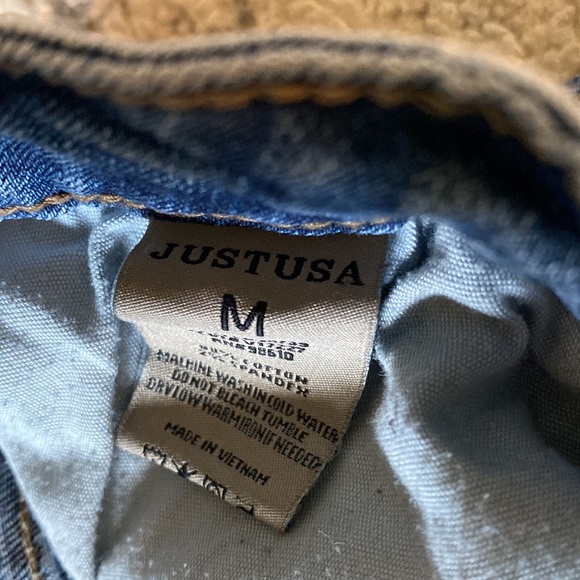 Ripped blue Jean shorts - Picture 4 of 4